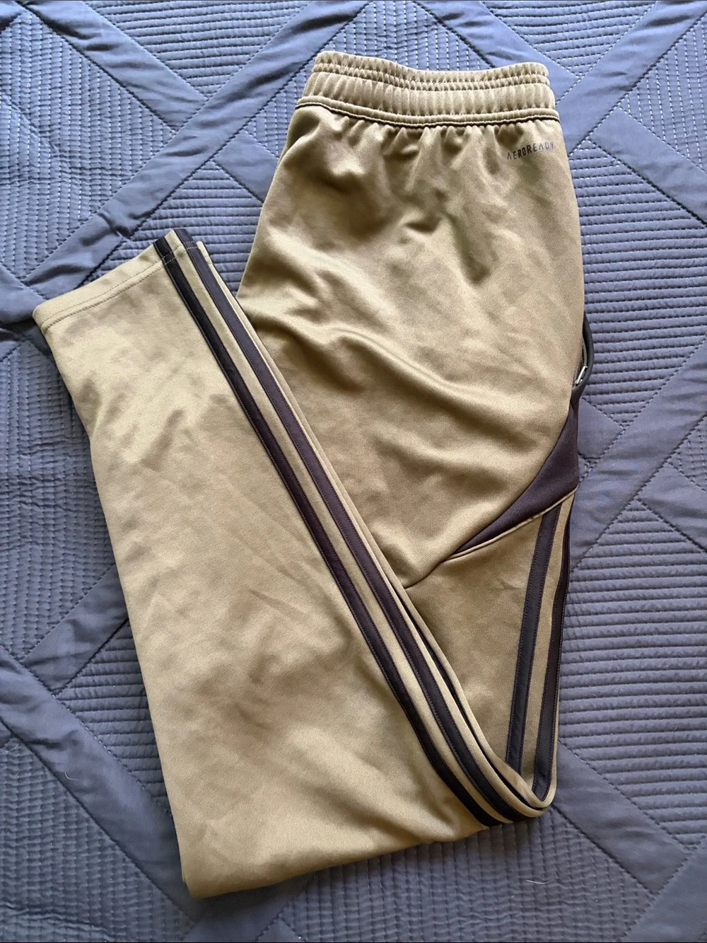 Adidas AeroReady Track Pants Men’s M Olive Green Tapered Zip Ankle Athletic